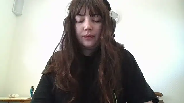 Lynylou online show from 05-30-26, 02:44