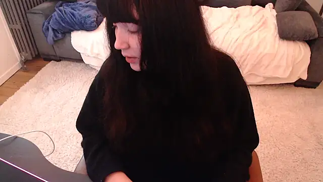 Lynylou online show from 03-20-25, 04:09