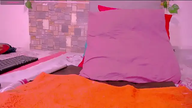 CrazyRousex online show from 04-10-26, 01:51