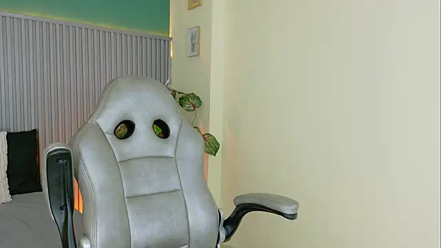 Snapshot of paula__cruzz chatting on 06-11-26, 12:32 paula cruzz online show from 06-11-26, 12:32