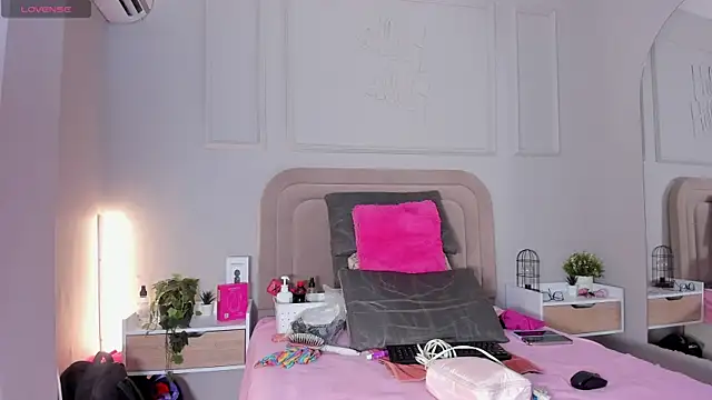 Maristxxr online show from 12-04-25, 07:46