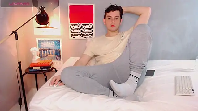 Elio555 online show from 10-30-25, 01:09