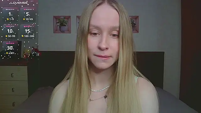 Snapshot of Lily__Devil chatting on 01-13-26, 03:49 Lily Devil online show from 01-13-26, 03:49