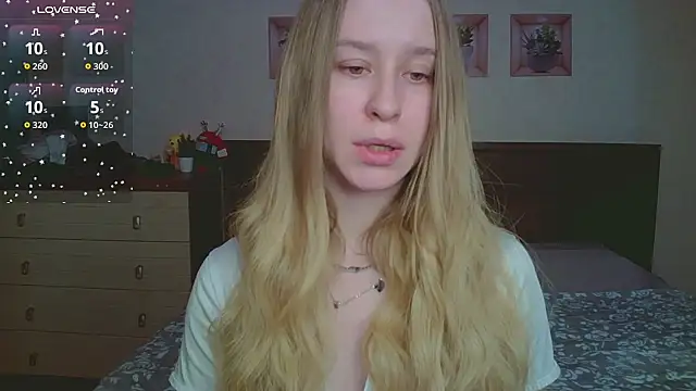 Snapshot of Lily__Devil chatting on 02-07-26, 12:35 Lily Devil online show from 02-07-26, 12:35