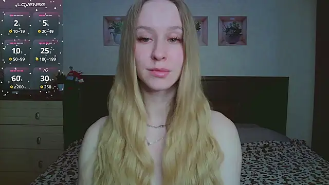 Snapshot of Lily__Devil chatting on 02-19-26, 04:48 Lily Devil online show from 02-19-26, 04:48