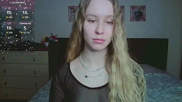 Snapshot of Lily__Devil chatting on 02-10-26, 12:48 Lily Devil online show from 02-10-26, 12:48