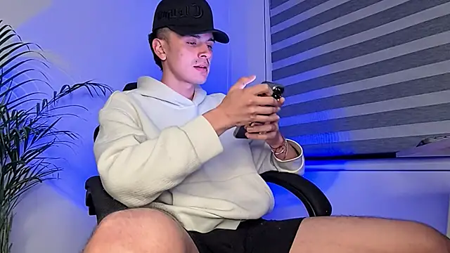 Snapshot of bastia_noooo chatting on 09-15-25, 05:52 bastia noooo online show from 09-15-25, 05:52