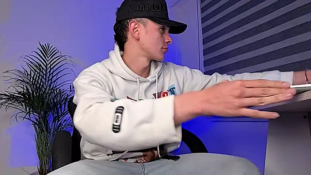 Snapshot of bastia_noooo chatting on 09-19-25, 05:33 bastia noooo online show from 09-19-25, 05:33