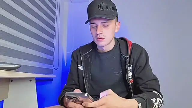 Snapshot of bastia_noooo chatting on 11-19-25, 03:50 bastia noooo online show from 11-19-25, 03:50