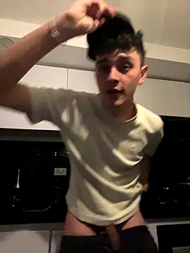 Snapshot of bastia_noooo chatting on 10-17-25, 06:06 bastia noooo online show from 10-17-25, 06:06