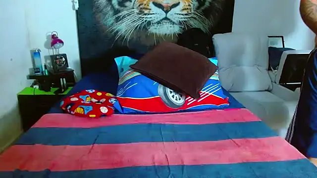 Snapshot of Michaell_Myerss_ chatting on 10-28-25, 02:05 Michaell Myerss  online show from 10-28-25, 02:05