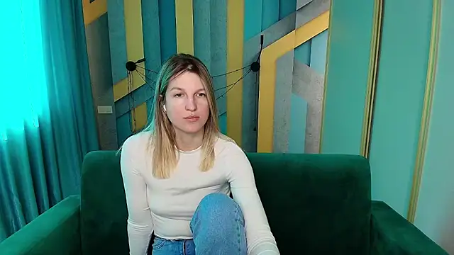 EmilyWalkeri online show from 03-12-26, 07:56