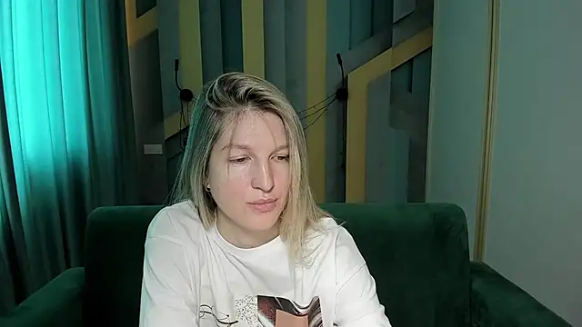 Snapshot of EmilyWalkeri chatting on 06-05-26, 06:52 EmilyWalkeri online show from 06-05-26, 06:52