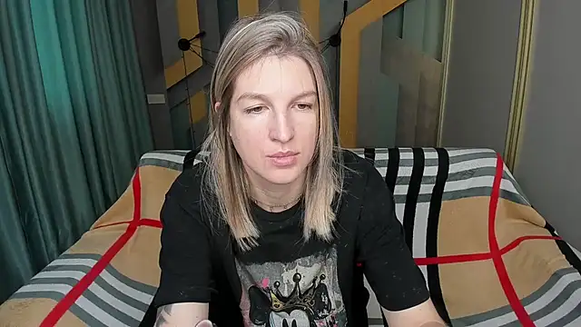 EmilyWalkeri online show from 12-04-25, 07:07