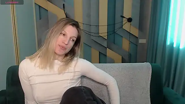 EmilyWalkeri online show from 02-09-26, 08:01