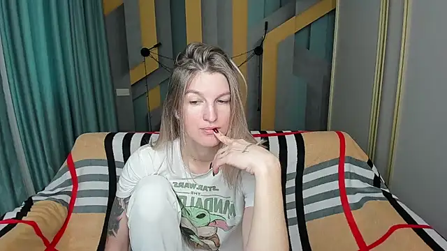 EmilyWalkeri online show from 12-03-25, 08:03