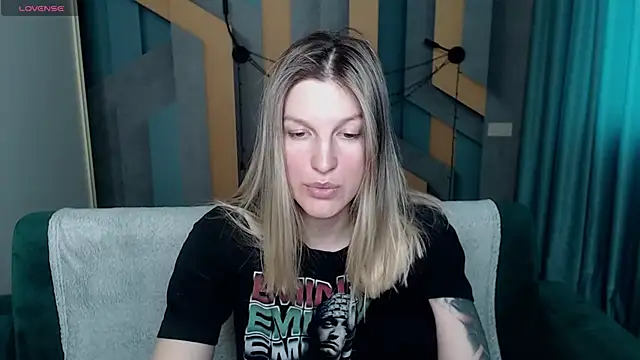 EmilyWalkeri online show from 02-08-26, 08:12