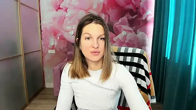 EmilyWalkeri online show from 10-20-25, 08:37