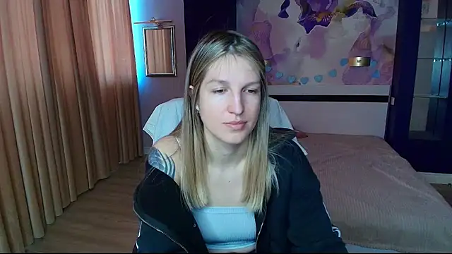 Snapshot of EmilyWalkeri chatting on 05-11-26, 06:15 EmilyWalkeri online show from 05-11-26, 06:15