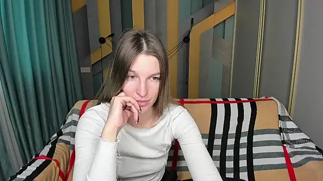 EmilyWalkeri online show from 11-24-25, 07:41