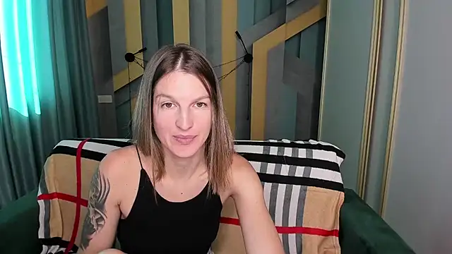 EmilyWalkeri online show from 09-22-25, 07:25