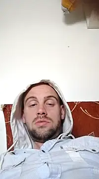 Snapshot of Rejtelmesest chatting on 03-05-25, 07:16 Rejtelmesest online show from 03-05-25, 07:16