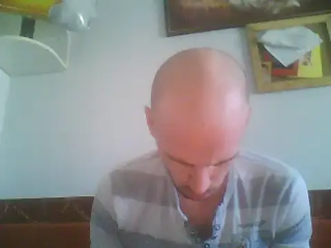 Snapshot of Rejtelmesest chatting on 03-06-25, 11:14 Rejtelmesest online show from 03-06-25, 11:14