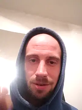 Snapshot of Rejtelmesest chatting on 03-17-25, 03:36 Rejtelmesest online show from 03-17-25, 03:36