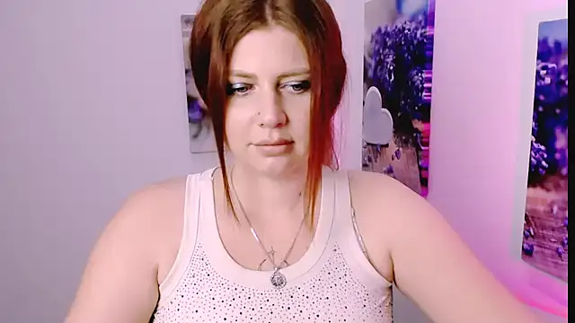 Lizzy Love online show from 11-30-25, 01:56