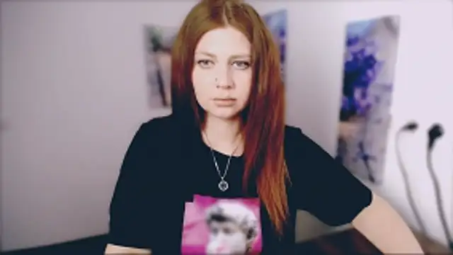 Snapshot of Lizzy_Love chatting on 04-08-26, 12:39 Lizzy Love online show from 04-08-26, 12:39