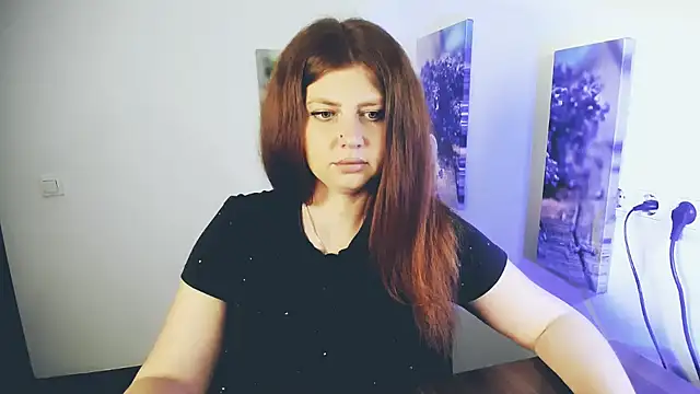 Snapshot of Lizzy_Love chatting on 05-22-26, 09:29 Lizzy Love online show from 05-22-26, 09:29