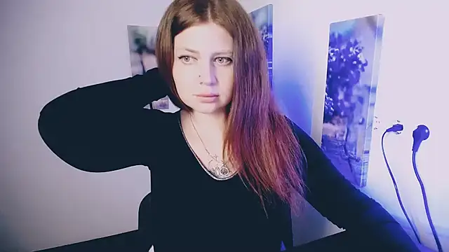 Snapshot of Lizzy_Love chatting on 04-16-26, 10:56 Lizzy Love online show from 04-16-26, 10:56