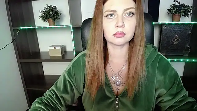 Lizzy Love online show from 03-18-25, 07:12