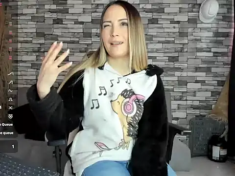 Snapshot of cindy_love2 chatting on 10-03-25, 03:02 cindy love2 online show from 10-03-25, 03:02