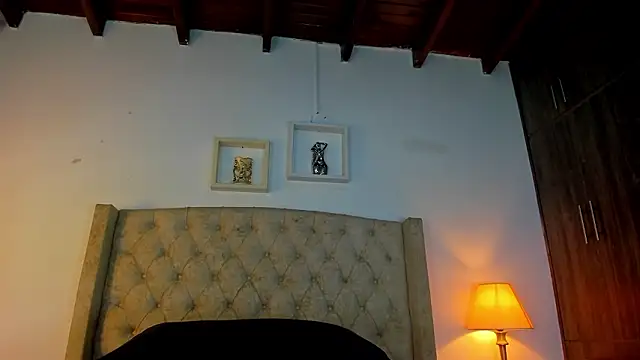 Snapshot of allisson_m chatting on 03-26-26, 12:03 allisson m online show from 03-26-26, 12:03