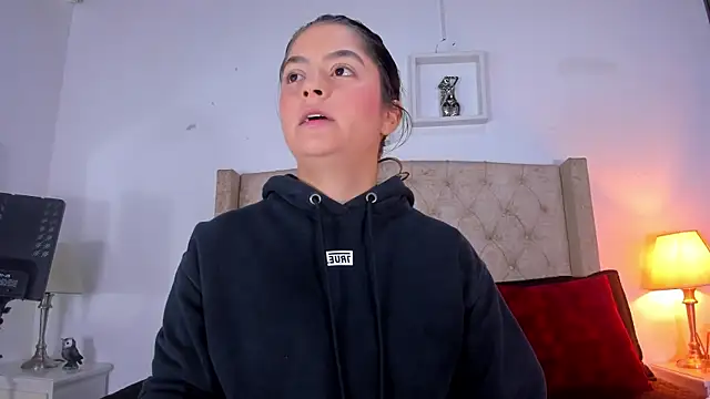 Snapshot of allisson_m chatting on 03-24-26, 12:05 allisson m online show from 03-24-26, 12:05