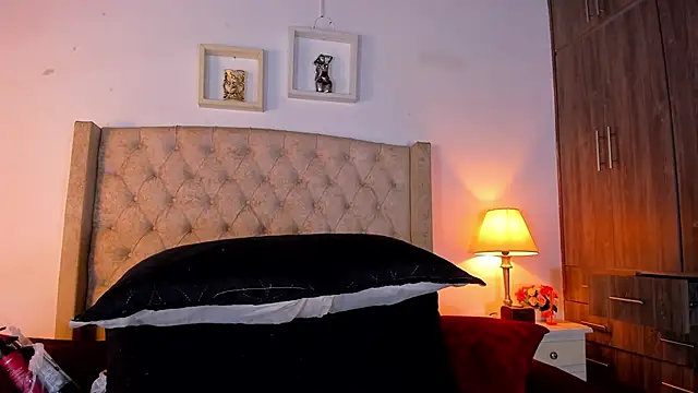 Snapshot of allisson_m chatting on 04-10-26, 12:12 allisson m online show from 04-10-26, 12:12