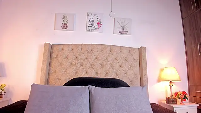 Snapshot of allisson_m chatting on 04-15-26, 12:10 allisson m online show from 04-15-26, 12:10