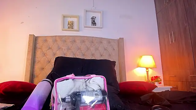 Snapshot of allisson_m chatting on 03-12-26, 12:09 allisson m online show from 03-12-26, 12:09