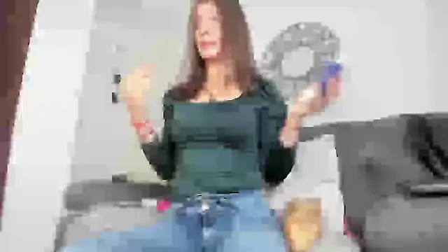 Snapshot of milf_darling chatting on 01-11-25, 10:07 milf darling online show from 01-11-25, 10:07