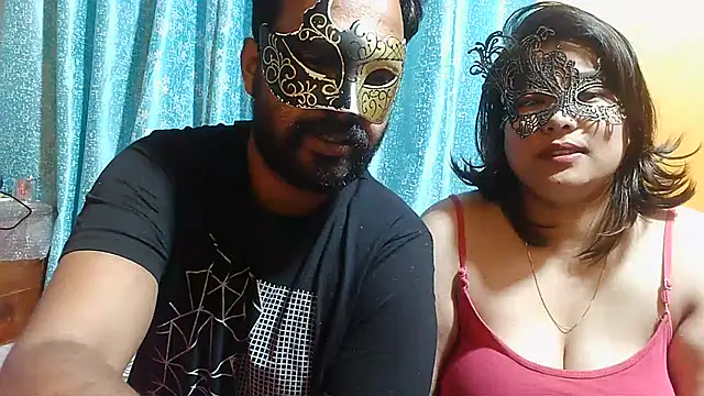Snapshot of Cutehornycouples chatting on 03-02-25, 06:24 Cutehornycouples online show from 03-02-25, 06:24