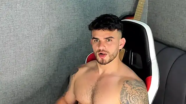Ricardogo19 online show from 09-28-25, 04:03