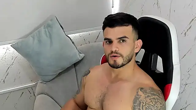 Ricardogo19 online show from 12-17-25, 04:23