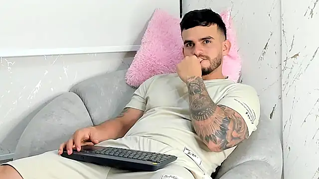 Ricardogo19 online show from 01-16-26, 02:43