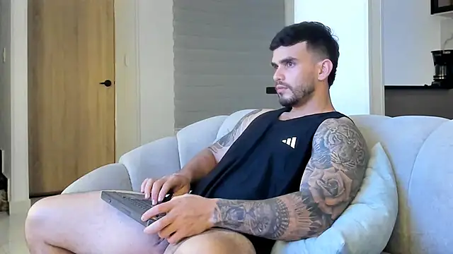 Ricardogo19 online show from 02-07-26, 01:13