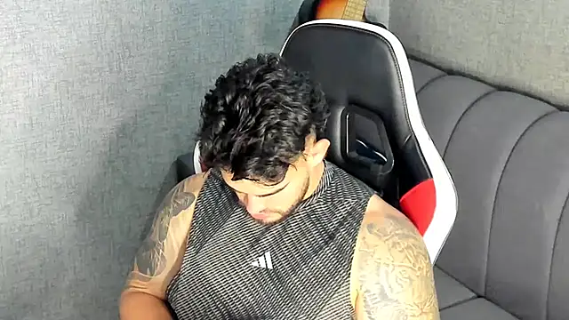 Ricardogo19 online show from 10-17-25, 01:42