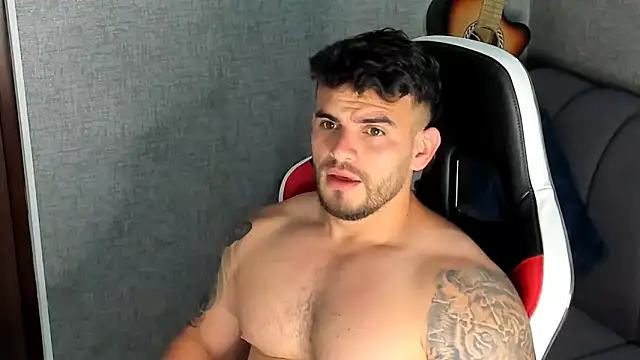 Ricardogo19 online show from 09-30-25, 03:07
