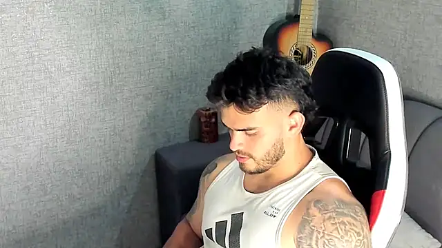 Ricardogo19 online show from 09-11-25, 02:11