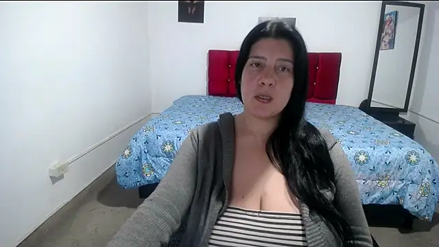 Snapshot of matuurebigboobs chatting on 12-12-24, 01:32 matuurebigboobs online show from 12-12-24, 01:32