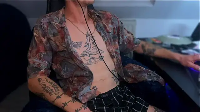 Snapshot of SPRK42o chatting on 10-03-25, 07:48 SPRK42o online show from 10-03-25, 07:48